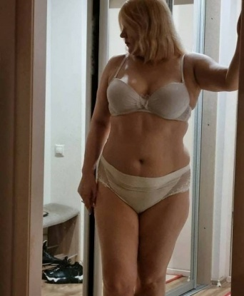 Фатима, 38